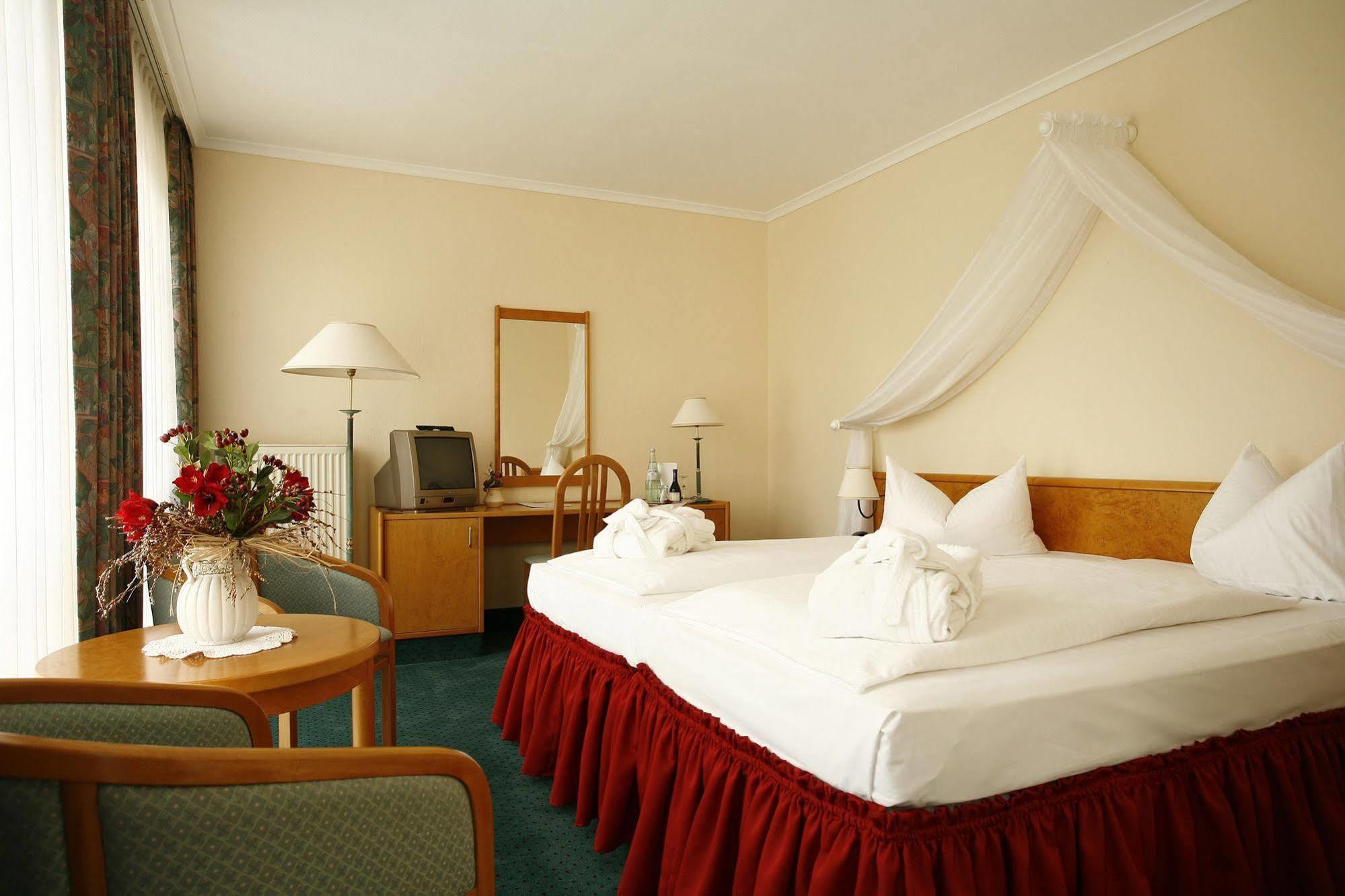 Park Hotel Fasanerie Neustrelitz Exterior foto