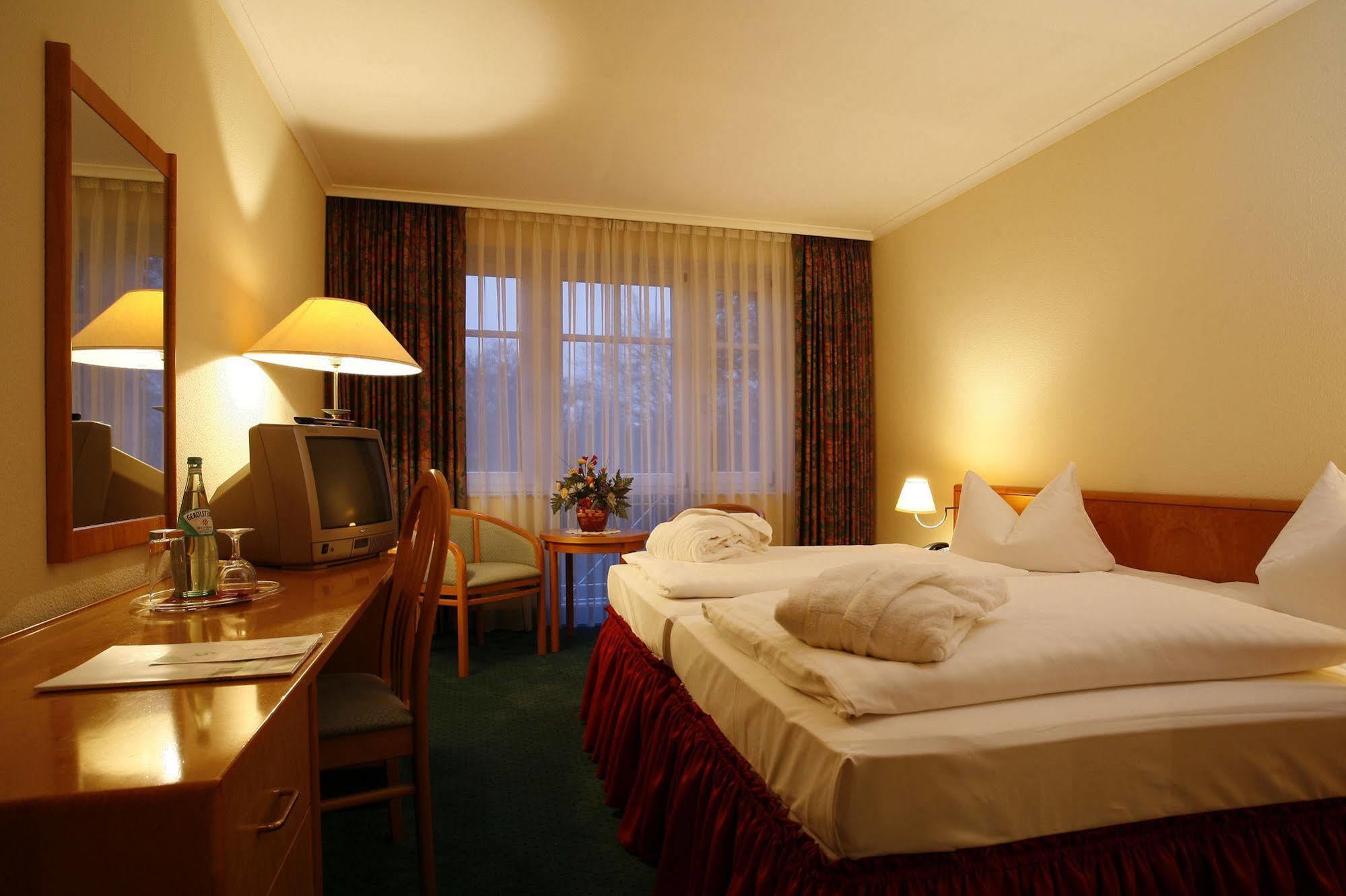 Park Hotel Fasanerie Neustrelitz Exterior foto